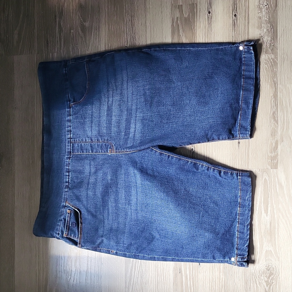 Gloria Vanderbilt Bermuda Shorts